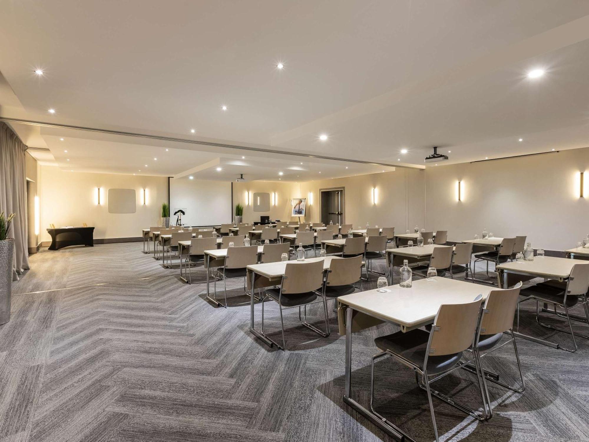 Novotel Luxembourg Kirchberg Bagian luar foto