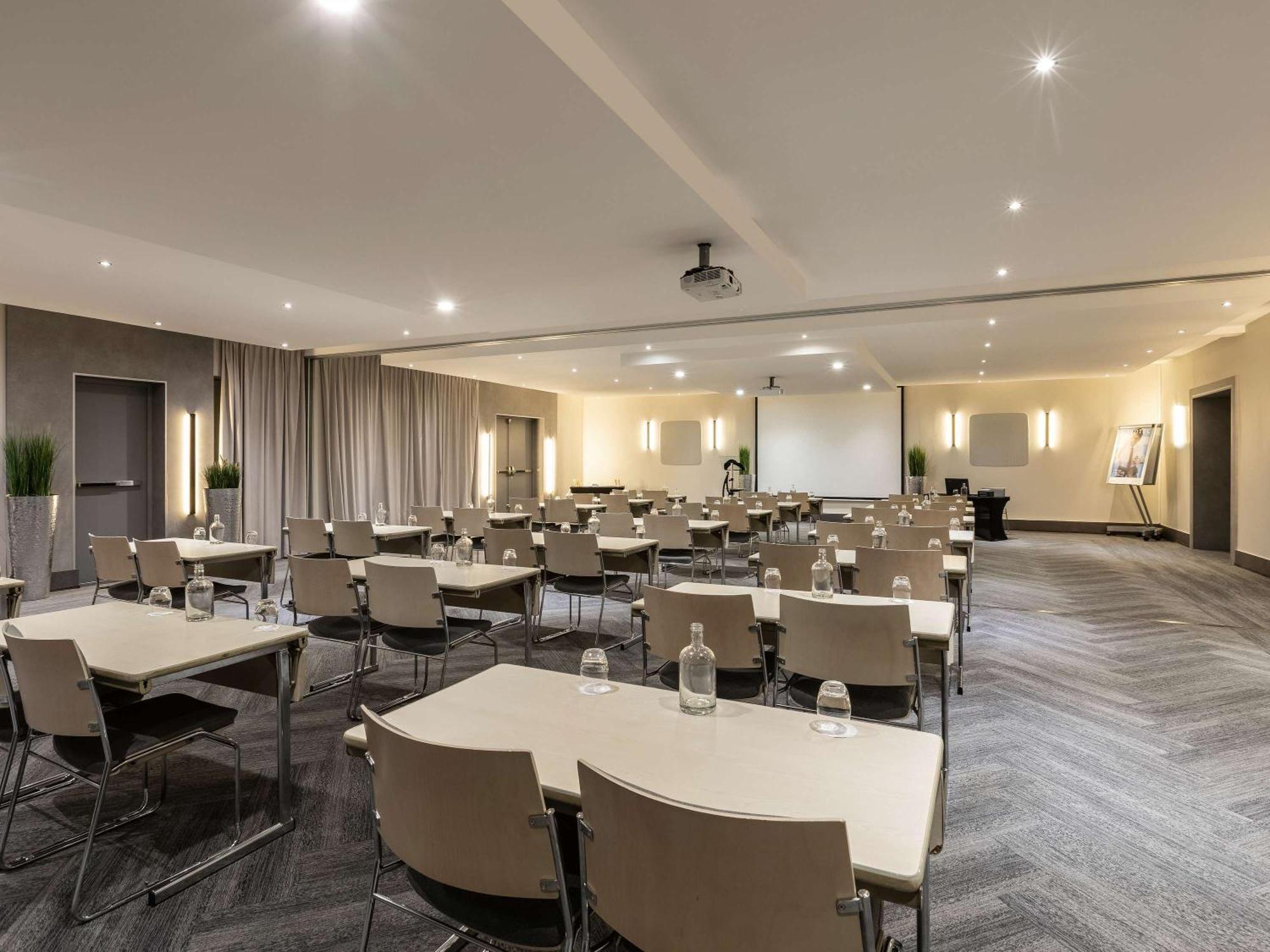 Novotel Luxembourg Kirchberg Bagian luar foto
